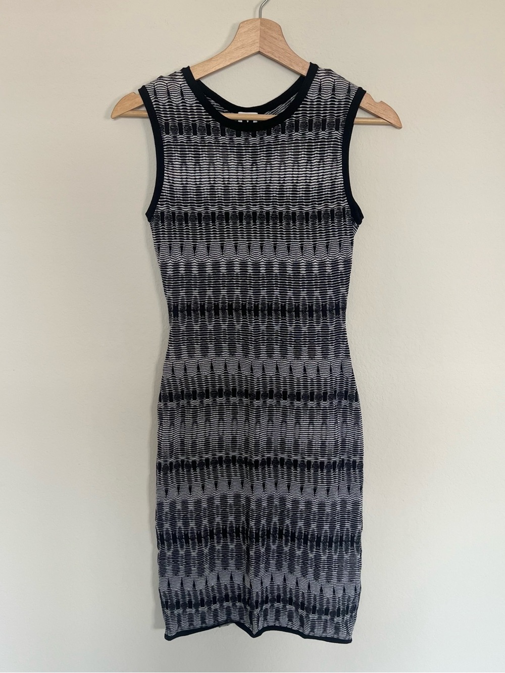 M Missoni Black White Crochet Striped Knit Chevron Dress Sleeveless Sz 36 Small